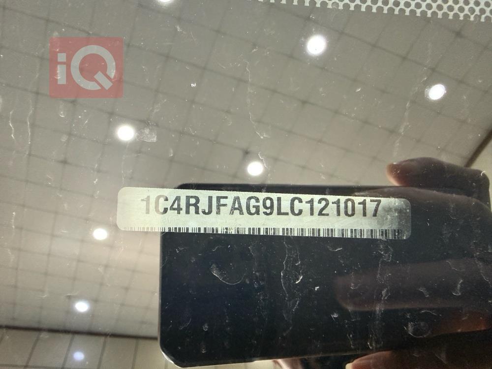 جیپ گراند شیرۆکی